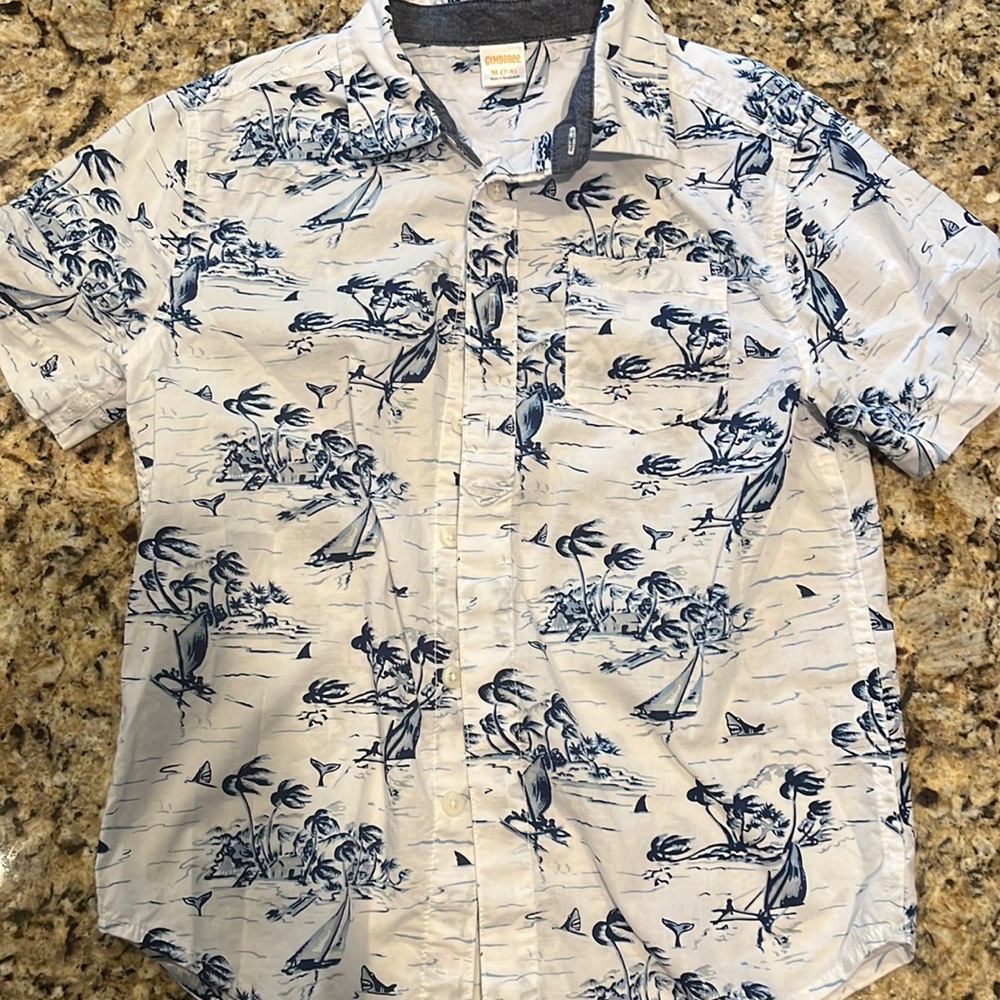 Short sleeve dress shirt